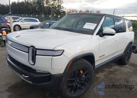 2023 Rivian R1S Adventure z USA, uszkodzony, nr VIN 7PDSGABA2PN009823